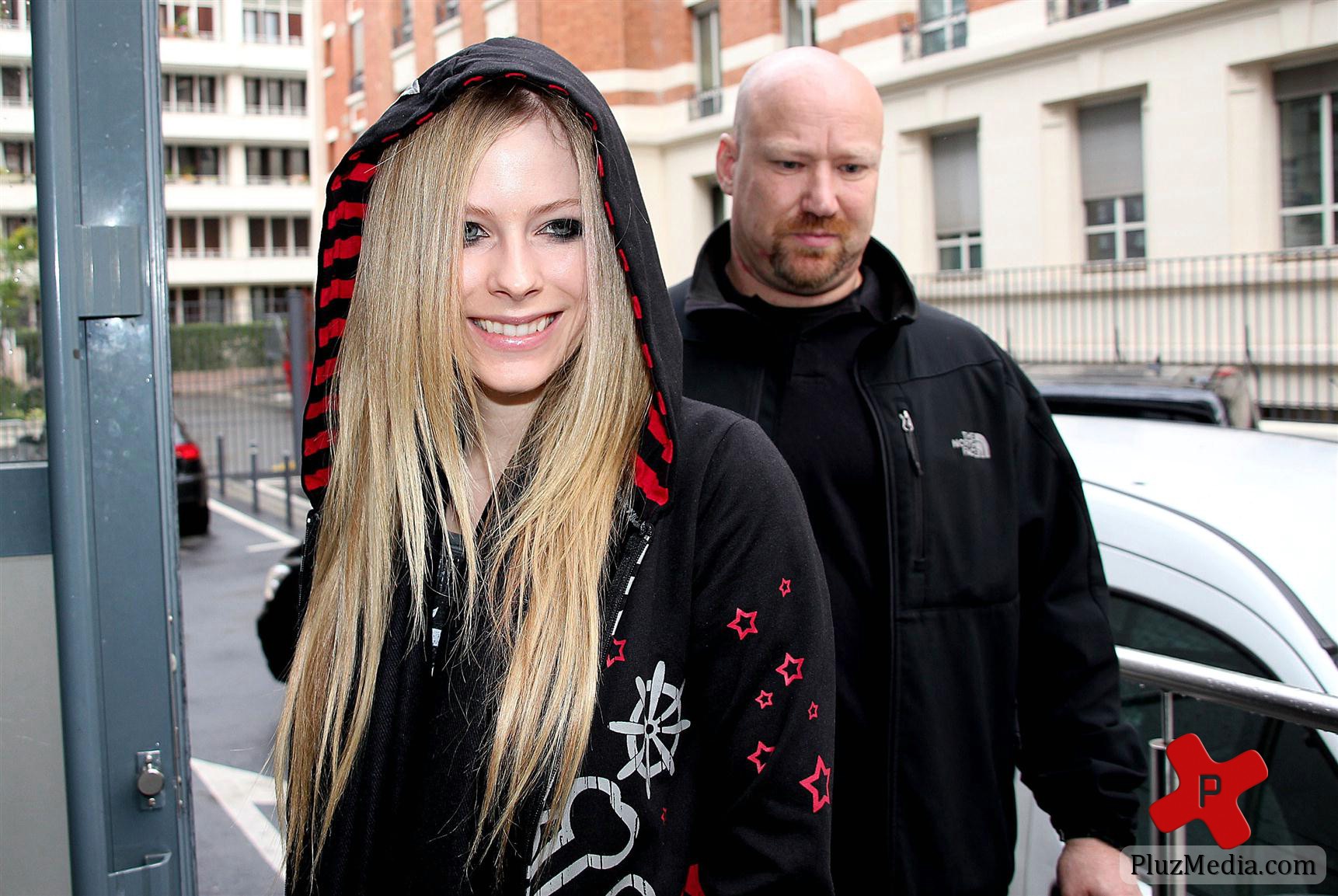 Avril Lavigne outside NRJ Radio Studios photos | Picture 77966